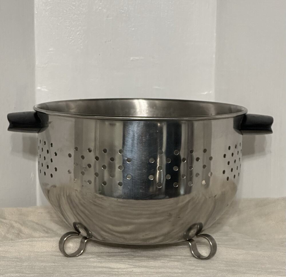 Vintage Farberware Stainless Steel Colander Strainer Black Handles Footed 9x6”